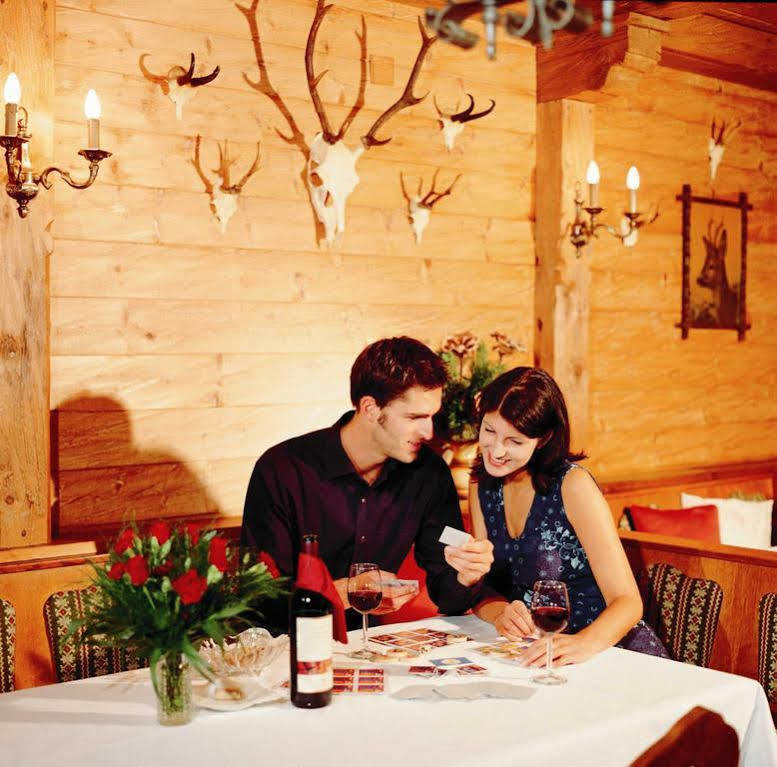 Hotel Restaurant Gradlwirt Niederndorf  Eksteriør billede