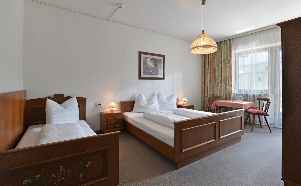 Hotel Restaurant Gradlwirt Niederndorf  Eksteriør billede