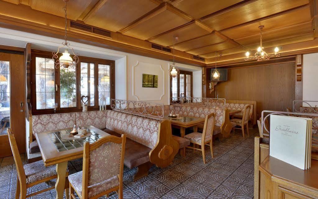 Hotel Restaurant Gradlwirt Niederndorf  Eksteriør billede