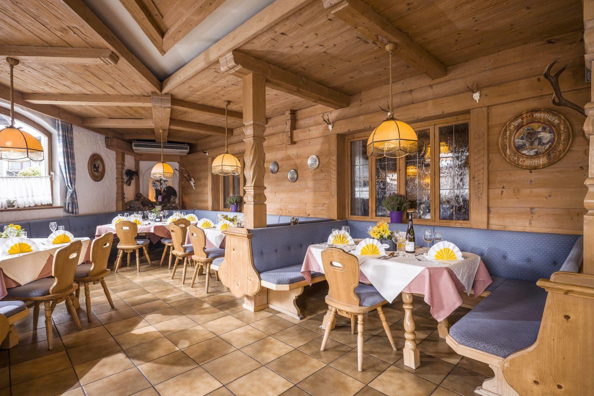 Hotel Restaurant Gradlwirt Niederndorf  Eksteriør billede